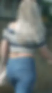 Shot this blond back in the summer. Nice ass in jeans
