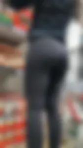 Brunette store worker bubble butt