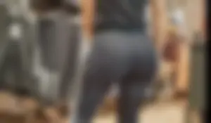 Insane bubble butt in adidas leggings