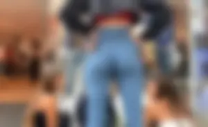 A teen’s ass in jeans, wedgie