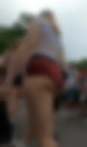 Fat butt white girl in short shorts (not oc)