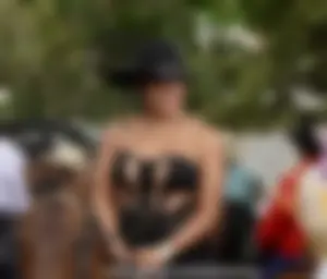 Latina cowgirls gitty up! Non OC