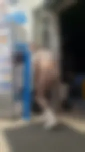 Latina jiggle big butt in brown leggings