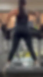Gym girl puts on a show on the treadmill w/ GIFS