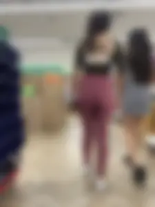Slim latina shopping and squatting (oc)