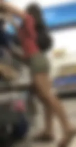 Thicc art lover Milf in shorts