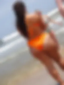 Thick thighs pawg in bikini