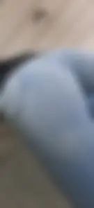 JUICY TEEN ASS IN TIGHT BLUE JEANS