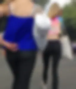 Great festival candid VPL teen in leggings and a top, cute skinny blonde