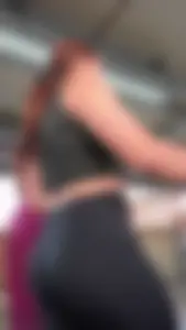 Hermosa mexicana con tremendo culo en Leggings