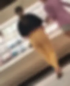 Beautiful blonde pawg in yellow leggings