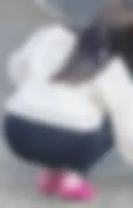 VPL bent over ass in tight black yoga pants