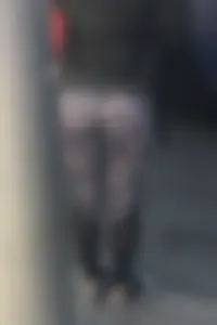 Hottie with a nice ass walking in patterned leggings