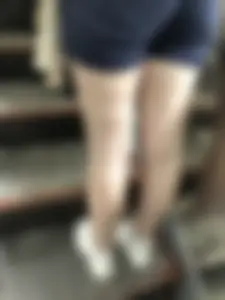 Flat Ass in Shorts and Nice Legs Subway Train and Escalator Creepshots Gallery