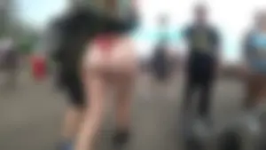 Boyfriend let his girlfriend giving an teasing show [NOT OC]