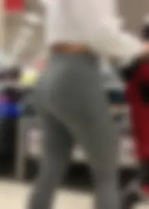 Sexy lady shopping at Target with a big ass in grey leggings