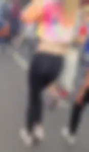 Great festival candid VPL teen in leggings and a top, cute skinny blonde