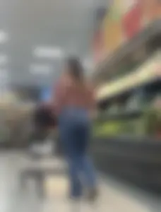 Huge ass hot Latina Milf in jeans
