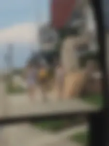 Couple teens walking in shorts and leggings