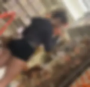 MUST SEE ! Beautiful blonde flaunting her cheeks in the Nike pros