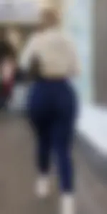 Breathtaking blonde German bimbo PAWG (BBL?) in navy leggings