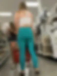 Blonde. Slim. Leggings