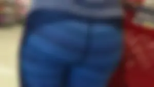 Target milf with a nice ass in tight patterned leggings