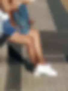 Candid girls in public showing nice legs and feet