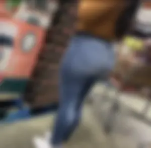 Fat ass Latina in tight jeans