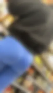 Pawg in blue leggings