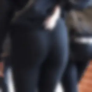 Sexy candid girl's ass in leggings walking down the street - photos and a gif