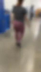 Pink leggings Latina milf