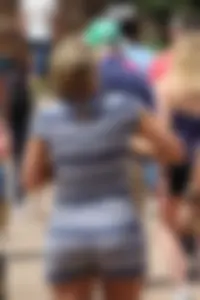 Girl With Great Waist and Ass Street Creepshots
