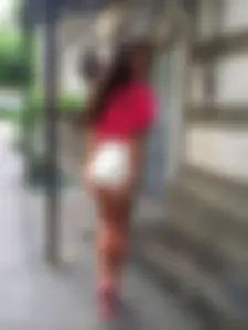 Amazing Hot Legs and Mini-Skirt Street Creepshot