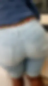 African Milf w/ a Big Ass Booty