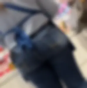 Bubble Butt Jeans Cutie @ B&B - Gorgeous Ass and Face