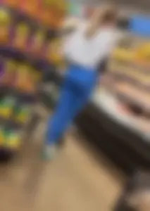 Tall Blonde Pawg blue leggings