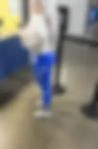 10/10 Platinum Blonde in Blue Leggings at game