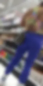 Latina milf with thick ass in yoga gear at target (video)