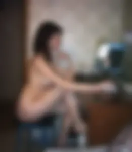 Naked milf home computer creepshot