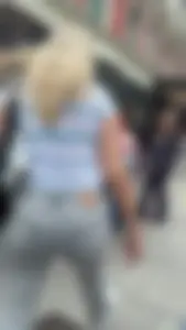 4K Pictures - Gray round ass in tight jeans walking the streets
