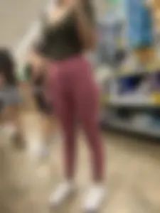 Slim latina shopping and squatting (oc)
