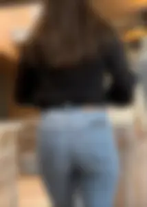 College girls: Left or right? Part 1