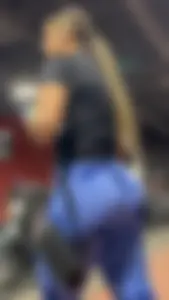Nice Booty In Blue Gym Leggings
