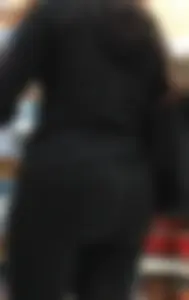 Big booty brunette milf shopping in leggings