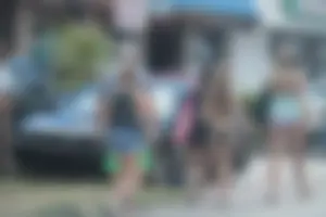 Even more hot and sexy bikini babes in Florida