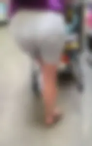 Love it when milfs arent aware