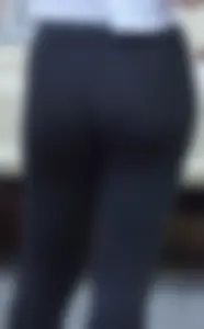 Thick blonde with big booty in Nike leggings showing vtl
