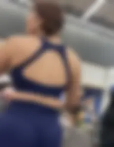Pawg booty in camo shorts and extras