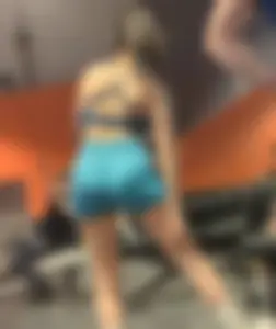 Ze_Gym : girl with blue shorts